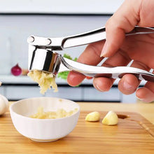 Stainless Steel Garlic Press & Ginger Crusher – Handheld Multifunction Kitchen Tool