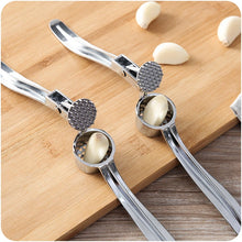 Stainless Steel Garlic Press & Ginger Crusher – Handheld Multifunction Kitchen Tool