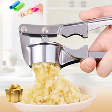 Stainless Steel Garlic Press & Ginger Crusher – Handheld Multifunction Kitchen Tool